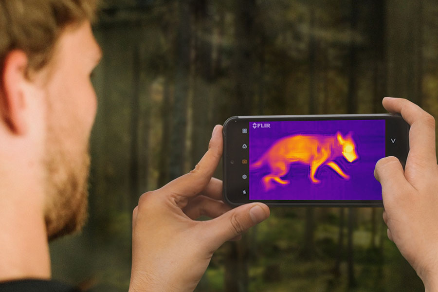 smartphone with thermal camera