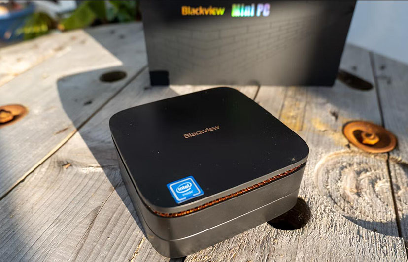 How this multifunctional mini PC can be a laptop, a desktop, or a